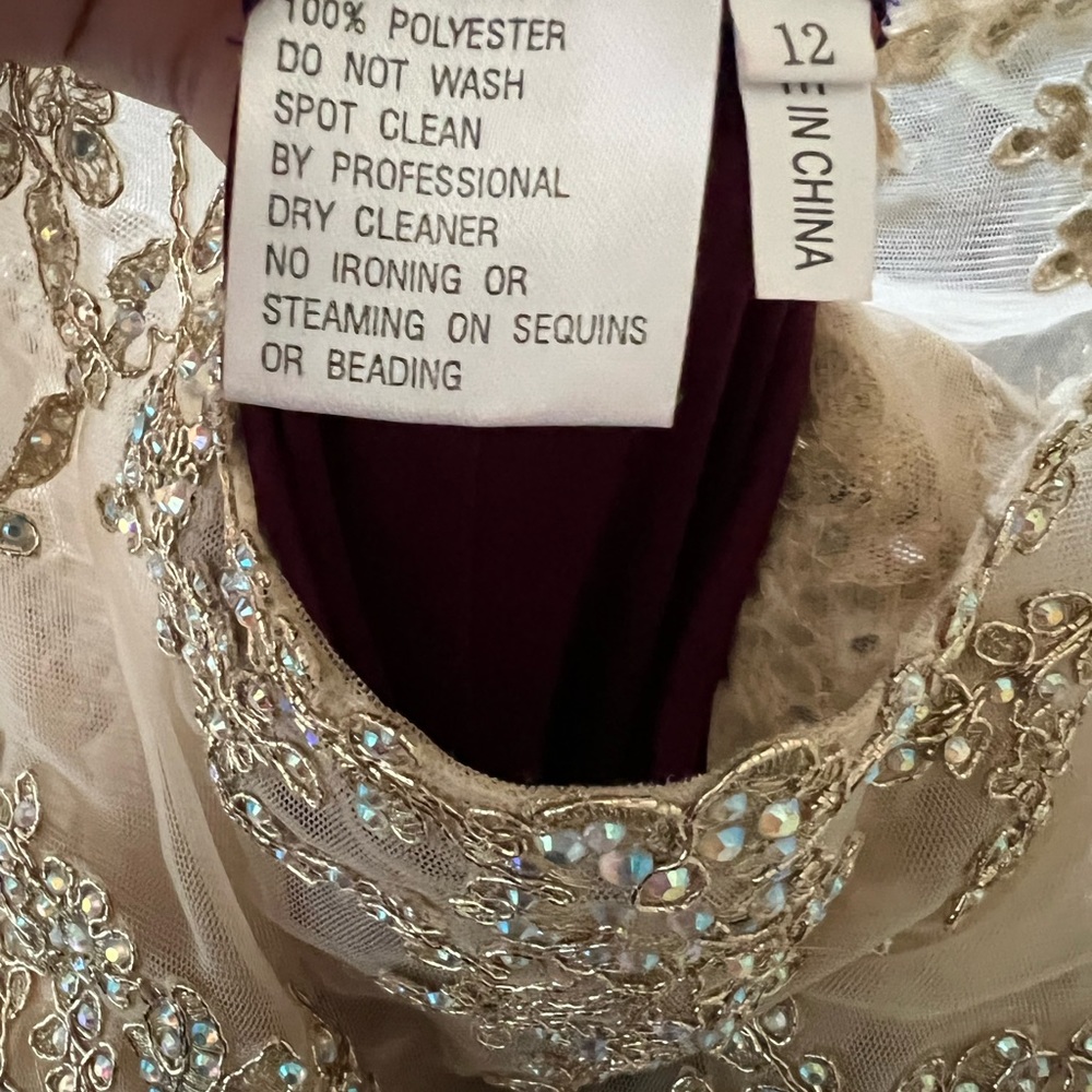 Long Burgundy prom dress - Picture 4 of 5